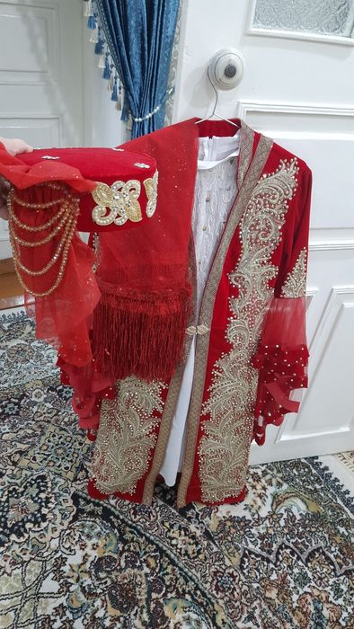 Ansanbil ko'ylak sotiladi