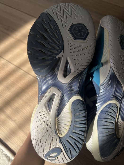 Продаю Asics MetaRise