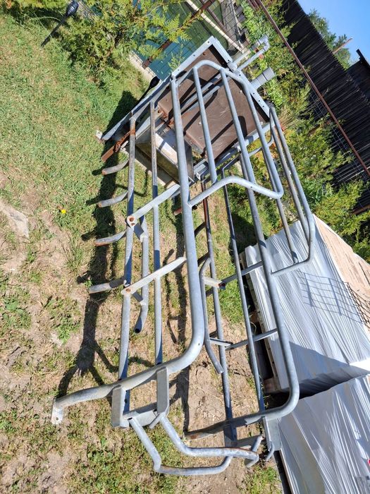 Hrănitoare adepatoare porci purcei oi capre boxă fatare