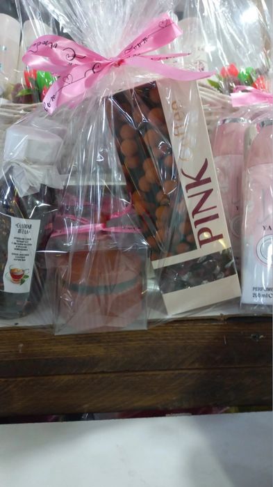 Подарки женщинам 8 марта