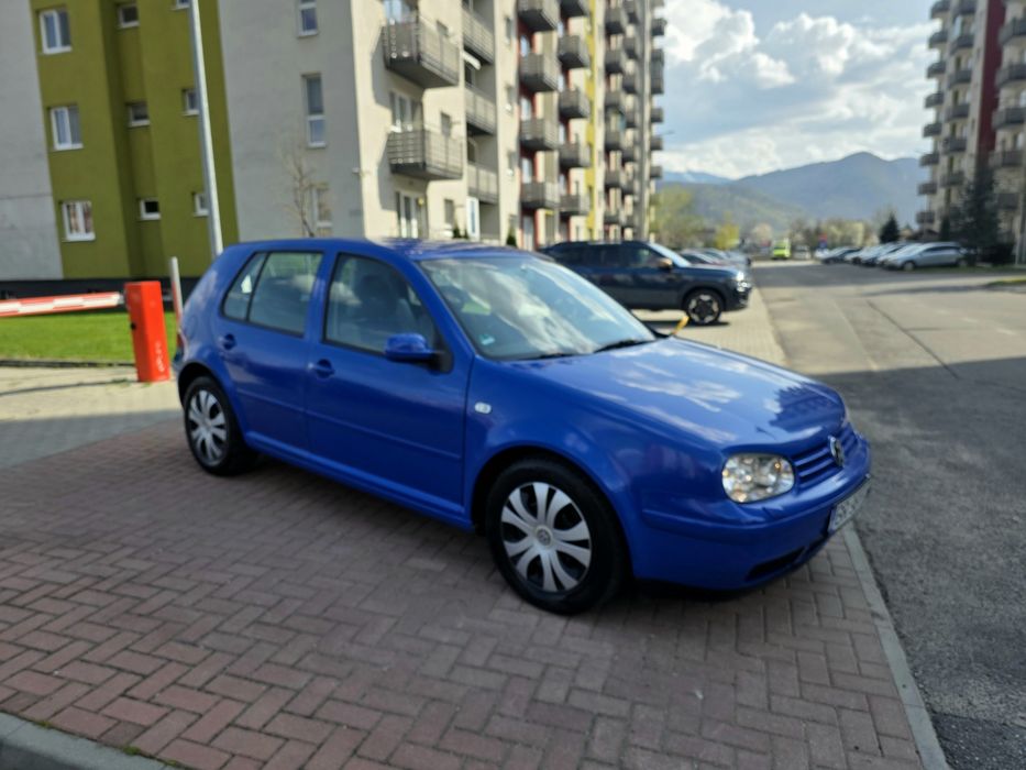 VOLKSWAGEN Golf 2000