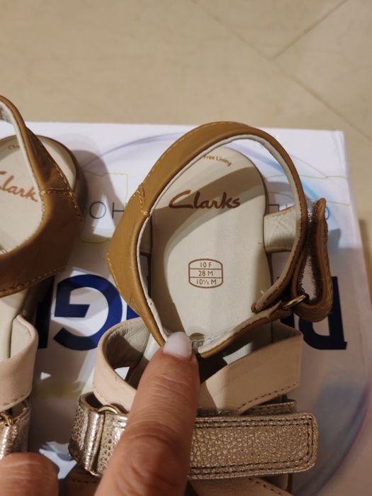 Чисто нови сандали Clarks