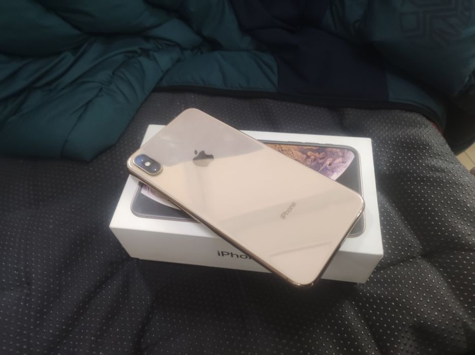 iPhone Хs Max 256г с каробкай