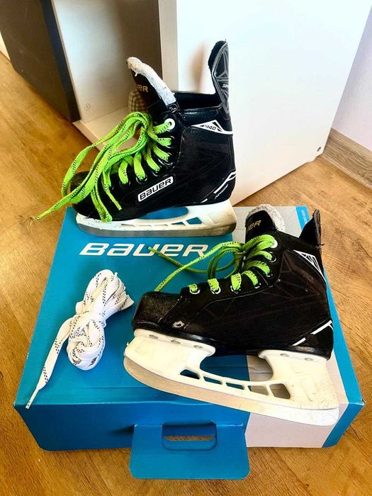 Коньки хоккейные