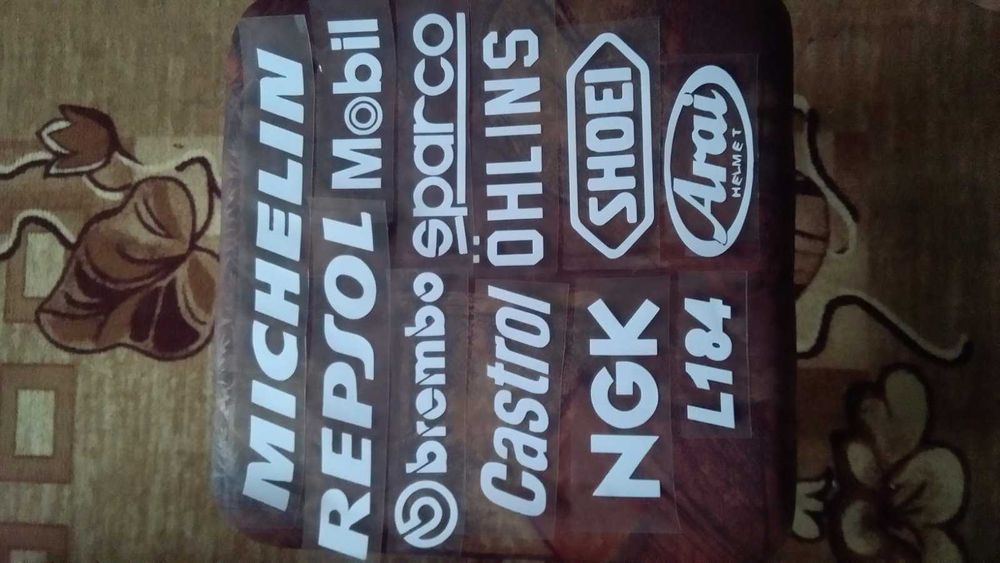 Тунинг стикер лепенка