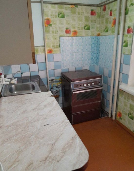 3х комнтная пустая в центре Чирчика на длительный срок