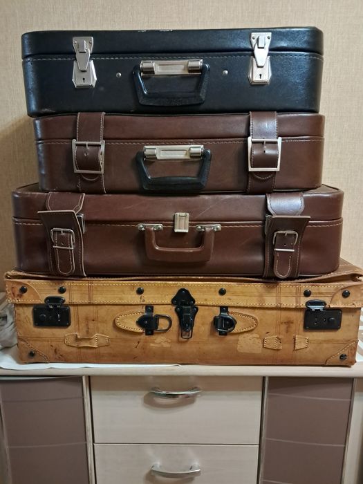 Продам чемоданы дорожные,сумка