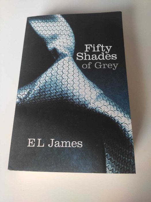 Books Fifty Shades of Grey trilogy Книги Петдесет нюанса сиво