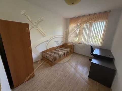 Четиристаен апартамент в Зимно кино Тракия !21916342