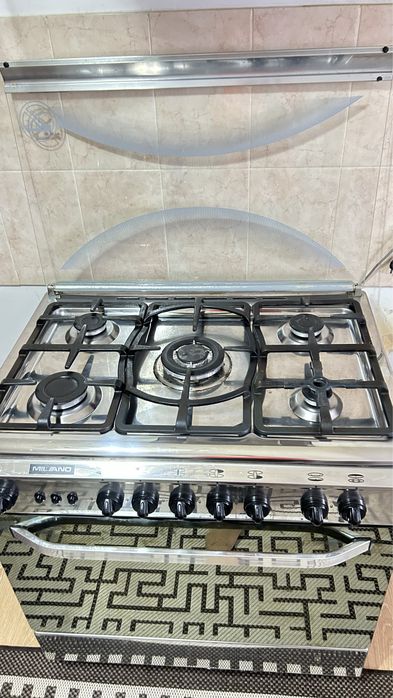 Продам газовую плиту