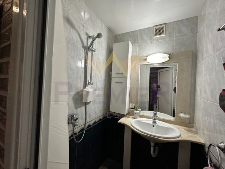 Дава се под наем Двустаен апартамент в Варна, Цветен квартал - 60 кв.м за 561 € - Снимка #7