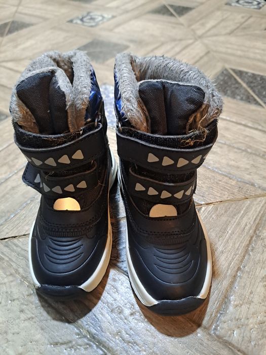 Детски   ботуши  ..