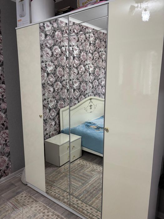 Продам спальный гарнитур