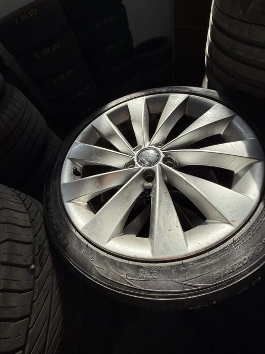 235/40/18 Anvelope  vara 4 buc