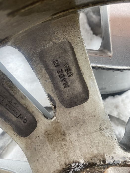 Продам диски на 18 5/114.3