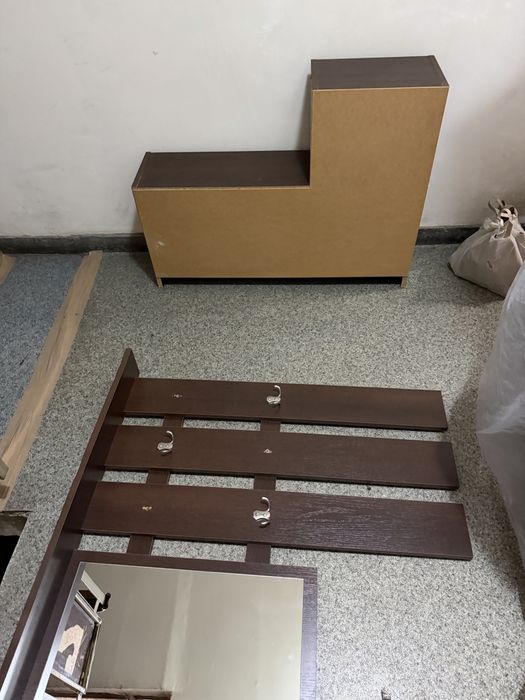 Cuier de perete cu pantofar