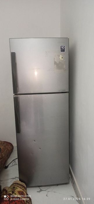 Xolodilnik sotiladi yaxshi holatda