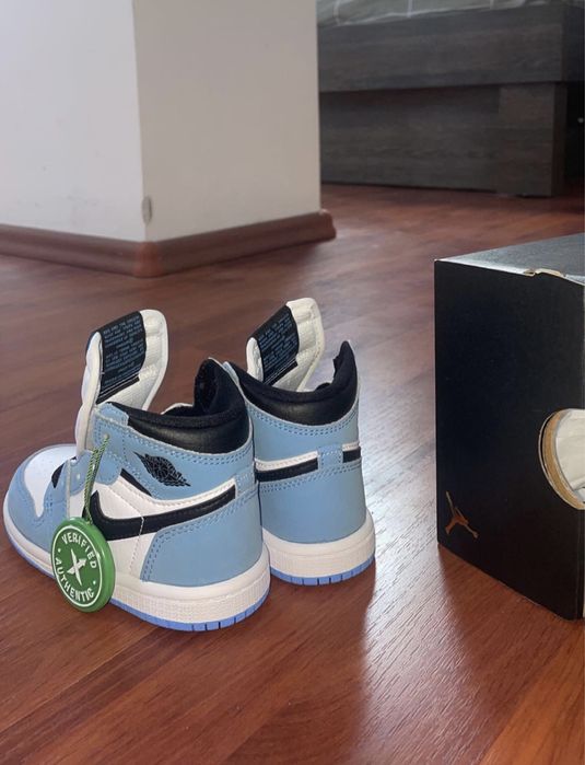 Jordan 1 Retro High University Blue (TD)