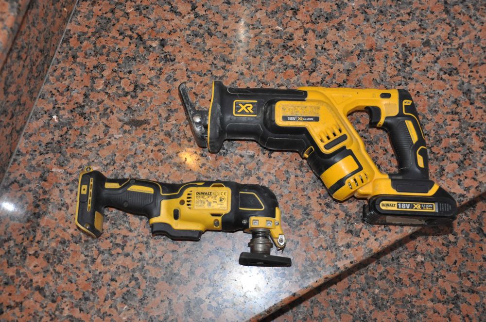 Dewalt  fierastrau sabie + acumulator