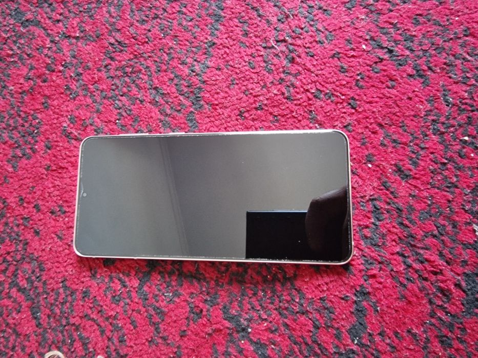 S21+ 5g srochna sotiladi