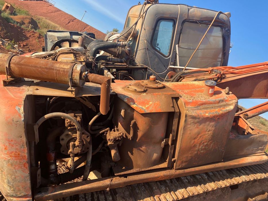 экскаватор HITACHI