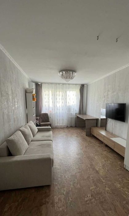 Продам 2х ком квартиру по Интерке