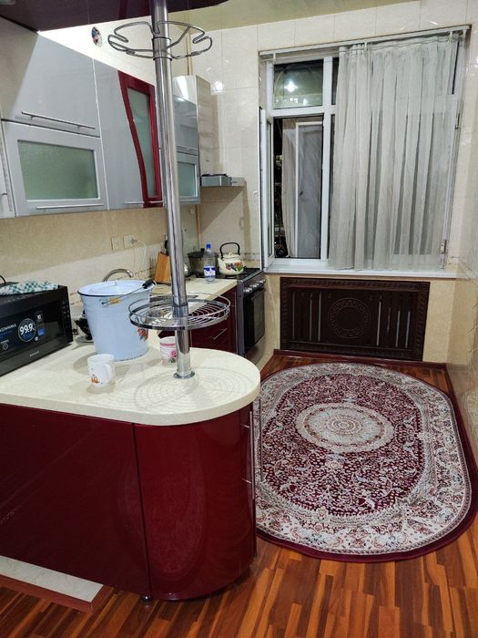 Юнусабад -9 шикарная 2х комнатная квартира переделанная в 3х с ОБСТАНО