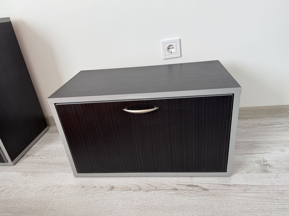 Продавам 2 шкавчета