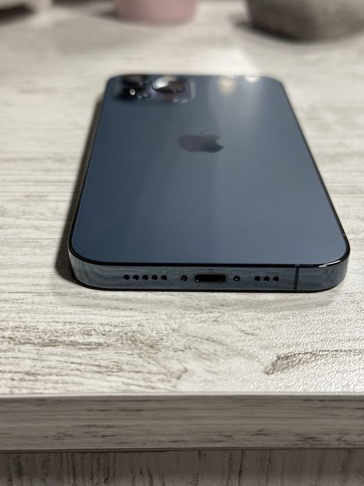 В гаранция Iphone 12 pro 512gb 100% battery health