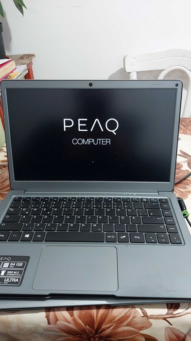 Aparat in stare buna 1 si celalalt zgariat peaq s130 ultraslim