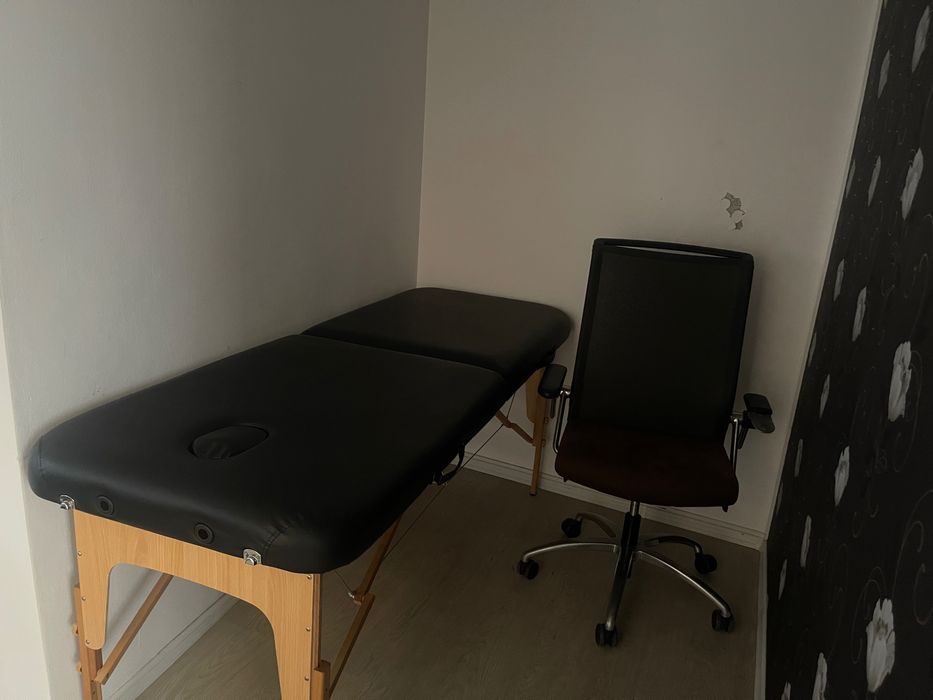 Masă si scaun cosmetică in stare bună