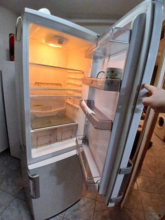 Artic frigider plus congelator