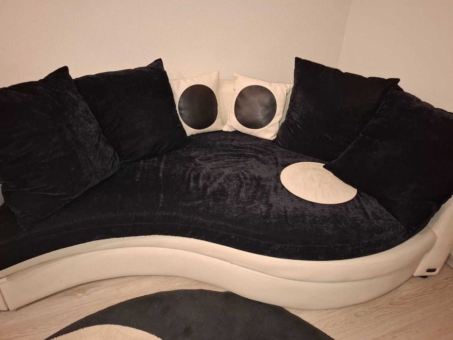 canapea și covor yng&yang