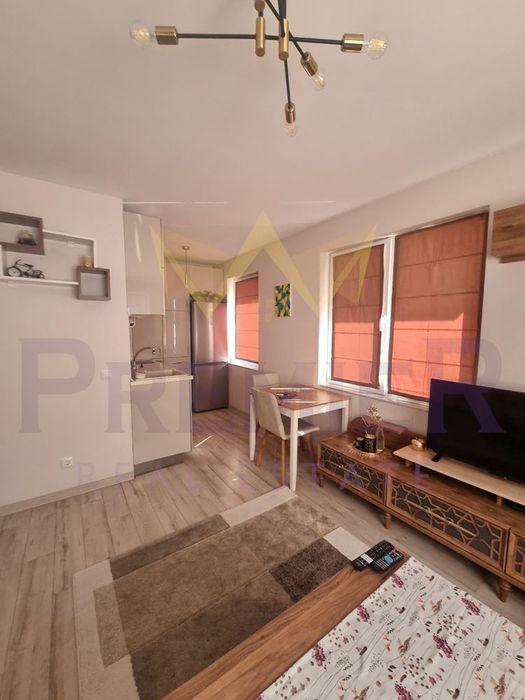 Дава се под наем Тристаен апартамент в Варна, Бриз - 70 кв.м за 765 € - Снимка #3