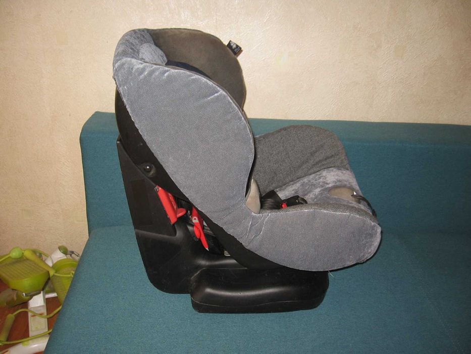 Продавам детско столче за кола MAXI-COSI