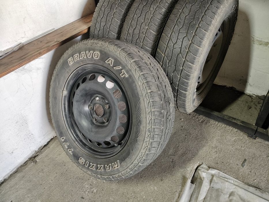 Maxxis Bravo AT 215/65/16