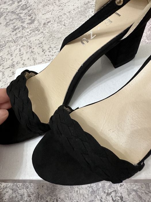 Летняя обувь новая