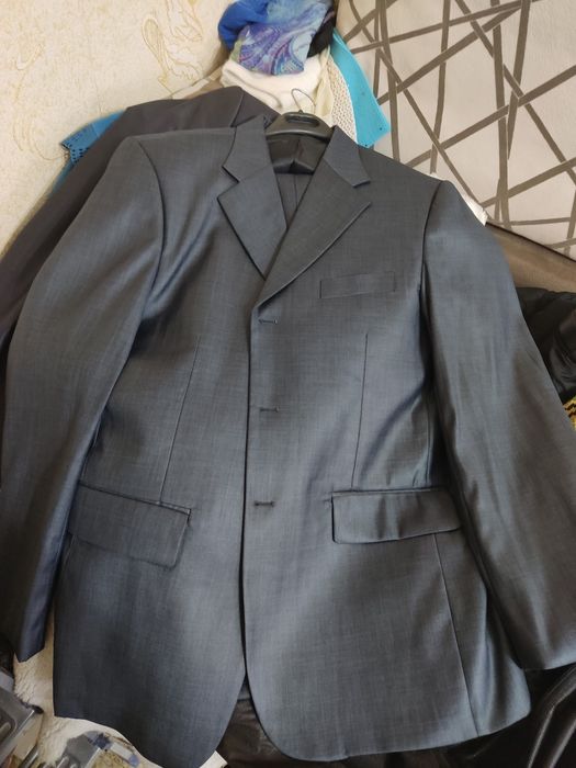 Продам мужской костюм