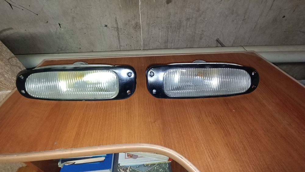 Продам противотуманки от Мазда Кронс!