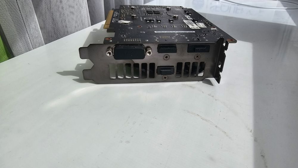 Продам видеокарту Asus GTX-1660Ti
