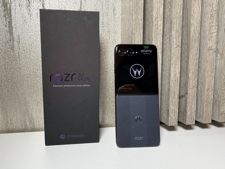 Motorola Razr 50 Ultra 512GB Garantie Universul Telefoanelor