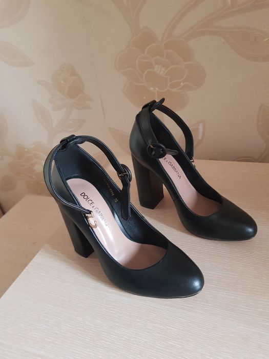 Продам туфельки 35 размер