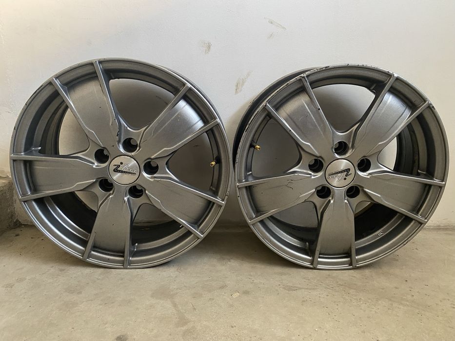 Продам 2 литых диска