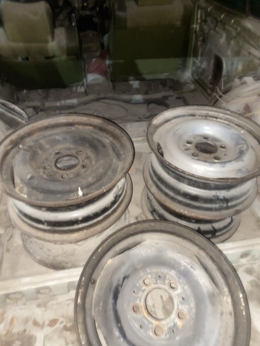 Запчасти мерс 123/124 разные