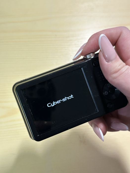 Sony Cybershot dsc w710 16mp 5x zoom