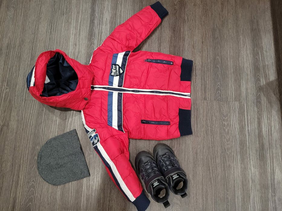 Продам одежду на мальчика 3-4 лет.