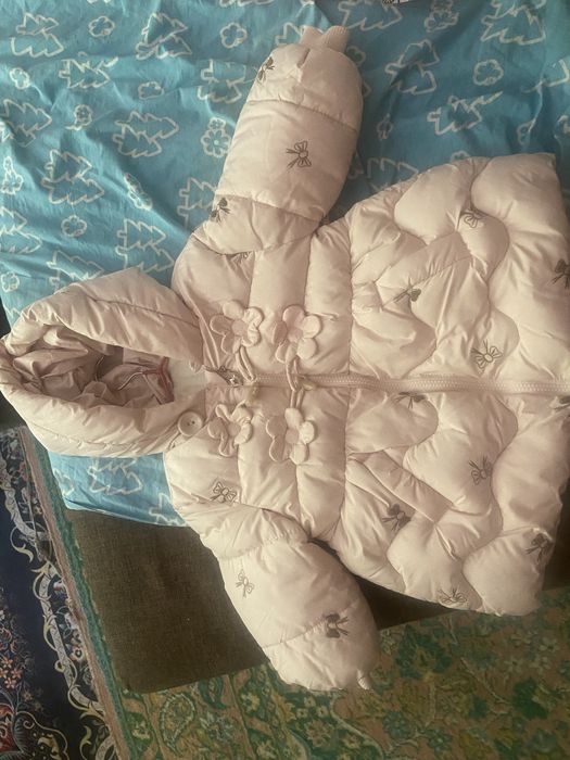Продам куртку на девочку