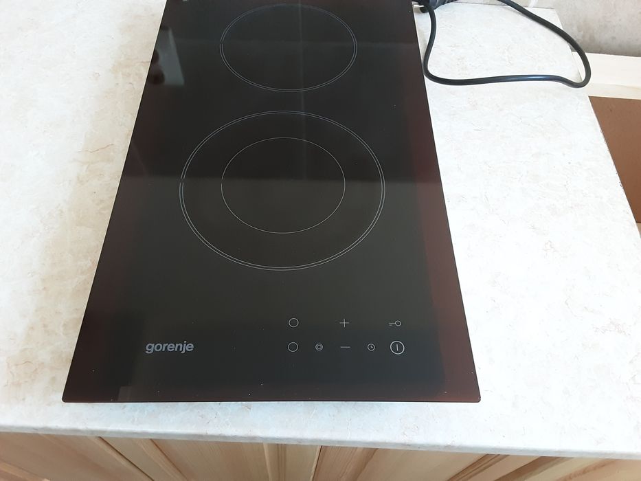 Стъклокерамичен плот за вграждане Gorenie с два  котлона