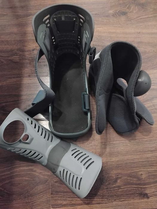 Vând orteză pt picior Rebound Air Walker