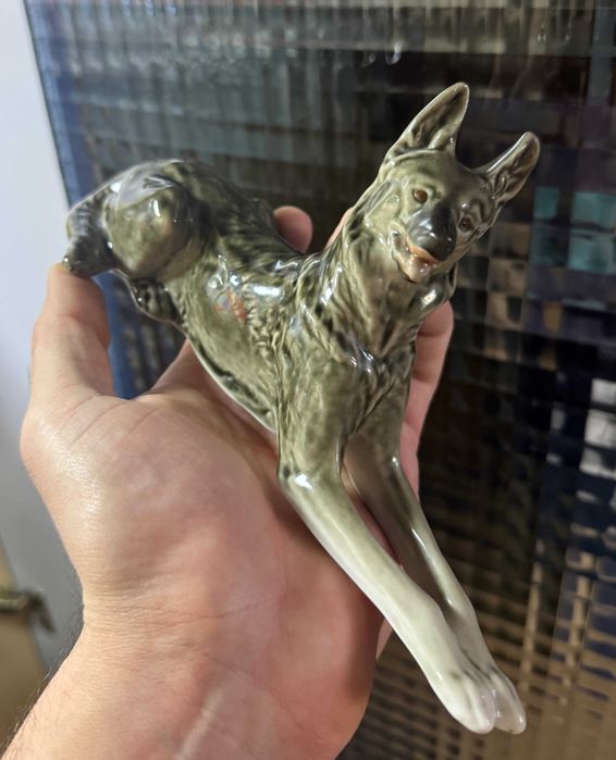 Статуэтки Фарфор